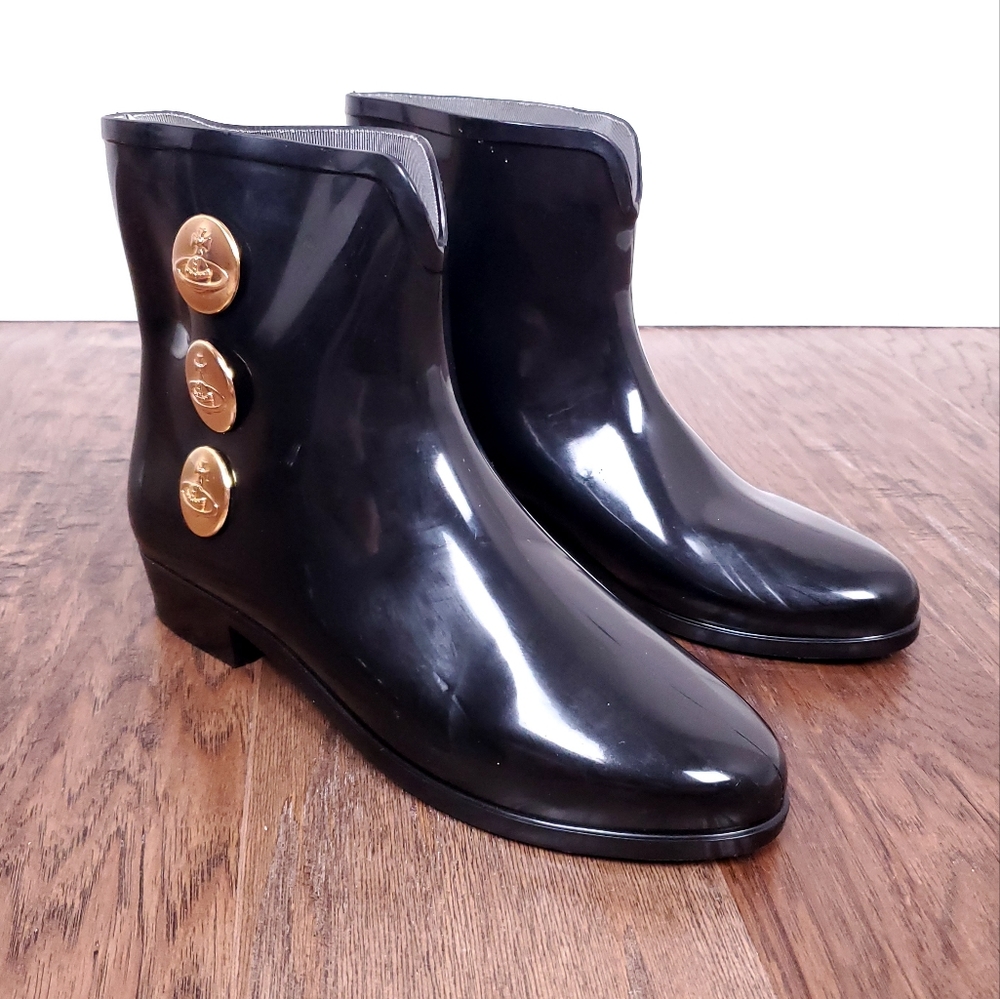 VIVIENNE WESTWOOD x MELISSA black rubber gold button rain ankle rain bootie